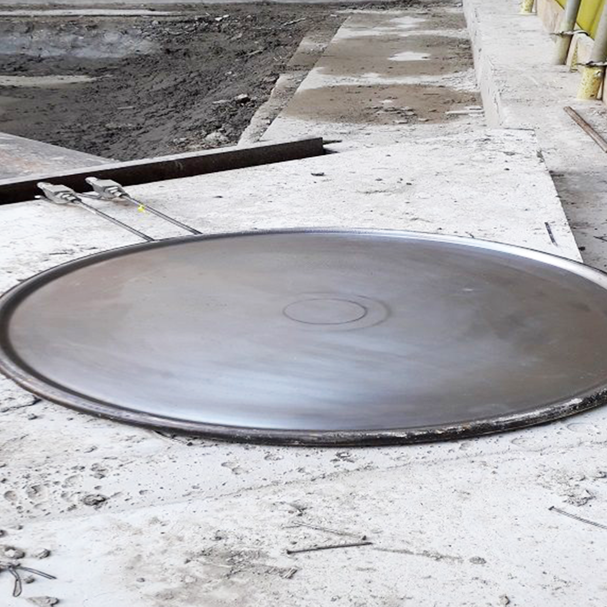MH International flat jack on site