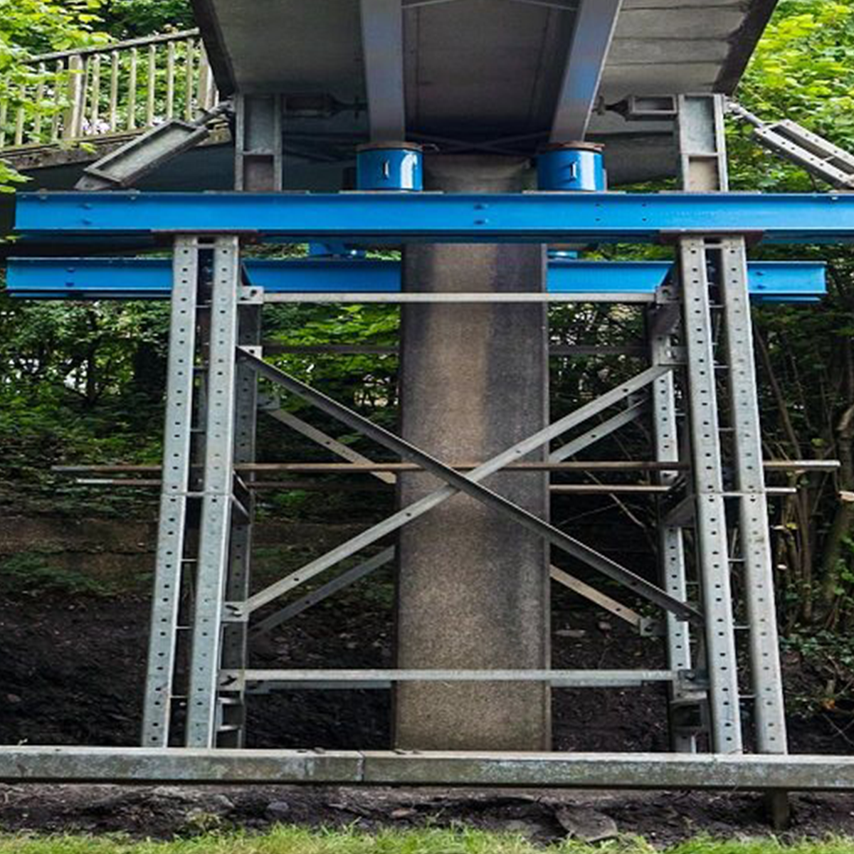 MH International mass 25 propping on site under bridge
