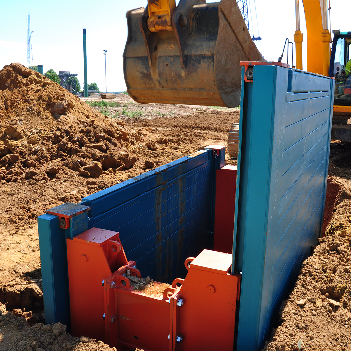 MH International rolling strut box on site in the ground