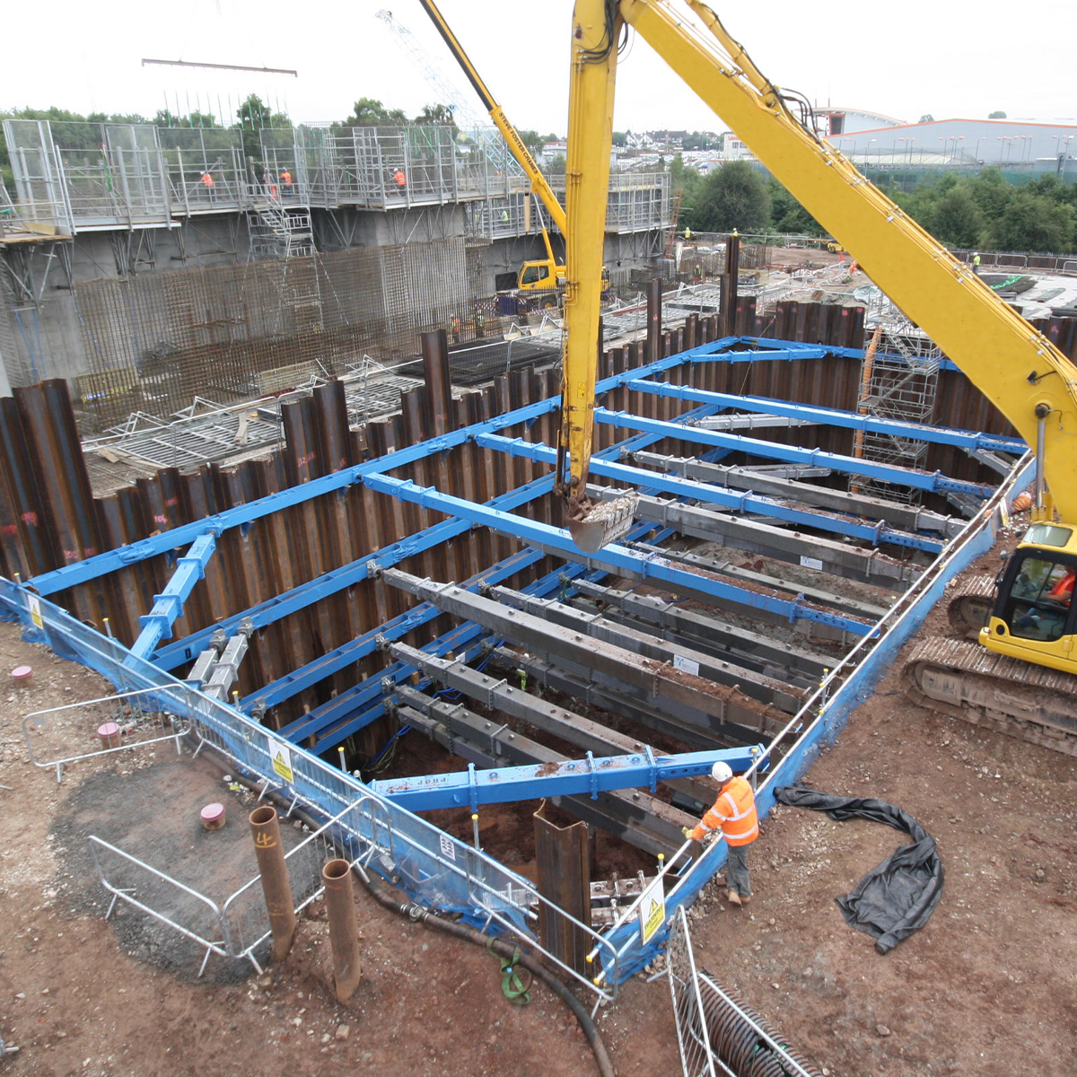 MH International supershaft plus excavation bracing frame on site