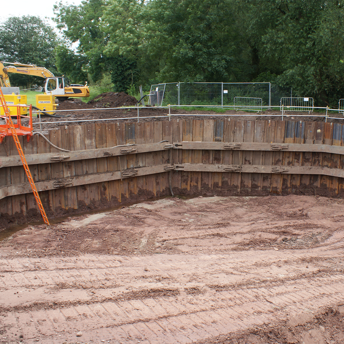 MH International trench sheet on site in excavation